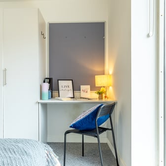 2 Bed Apartment En Suite - Image 5